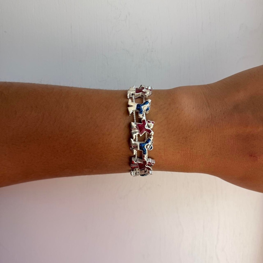SILVER TONE CHILDREN PLAYING THEMED SLIDING CHARM BRACELET